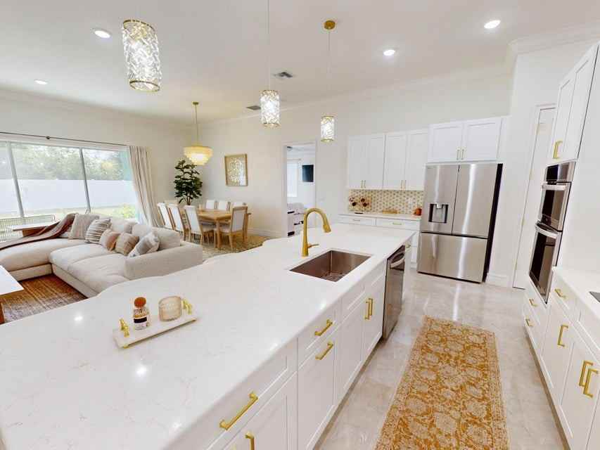 409 Sw Bradshaw Cir - Photo 7 of 8