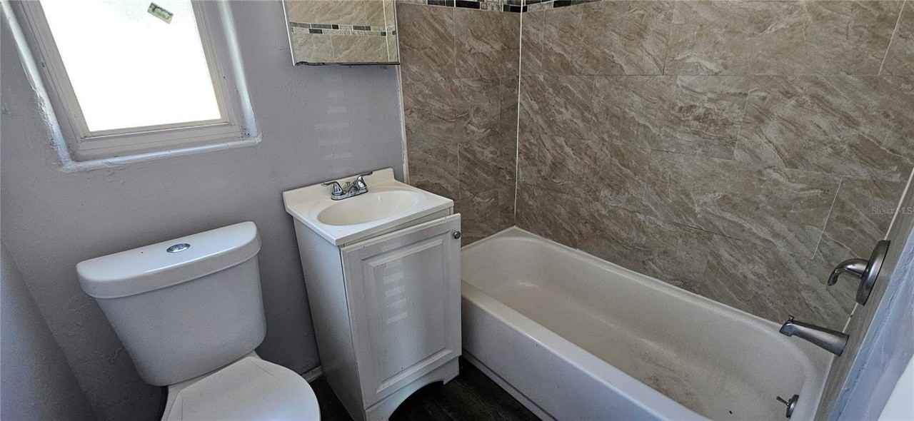 424 N Charles St #07 - Photo 3 of 8