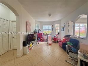 10828 Nw 85th Ter - Photo 5 of 8