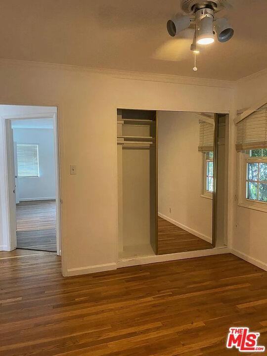 17429 Burbank Blvd - Photo 3 of 7