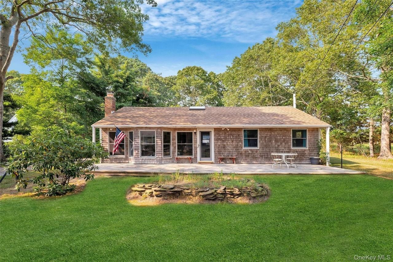 2 Fairview St - Photo 3 of 22