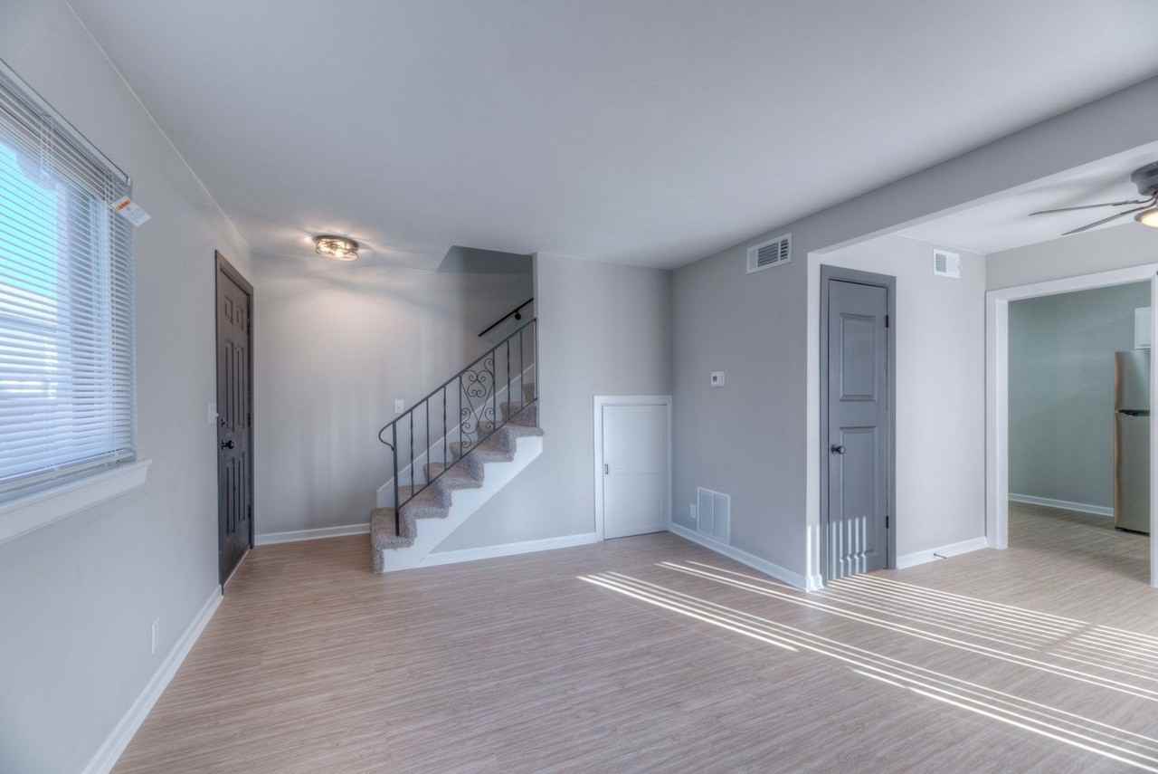 Windsor Village Townhomes - Photo 6 of 18