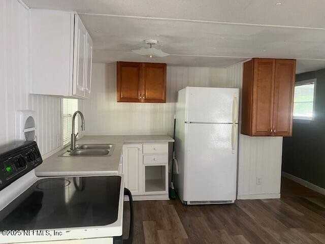 12523 Sw 81st Ave - Photo 3 of 11