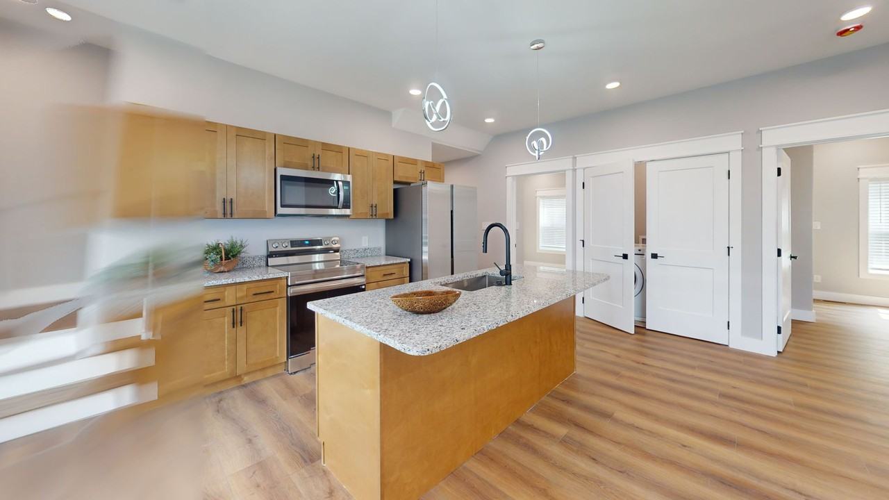 117 20th St - Photo 2 of 24