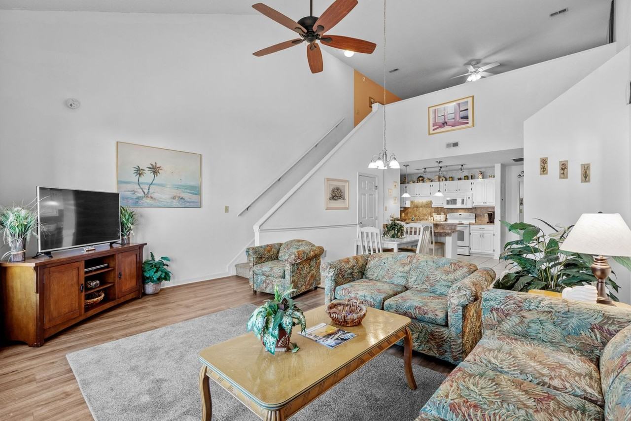 216 Double Eagle Dr - Photo 3 of 38