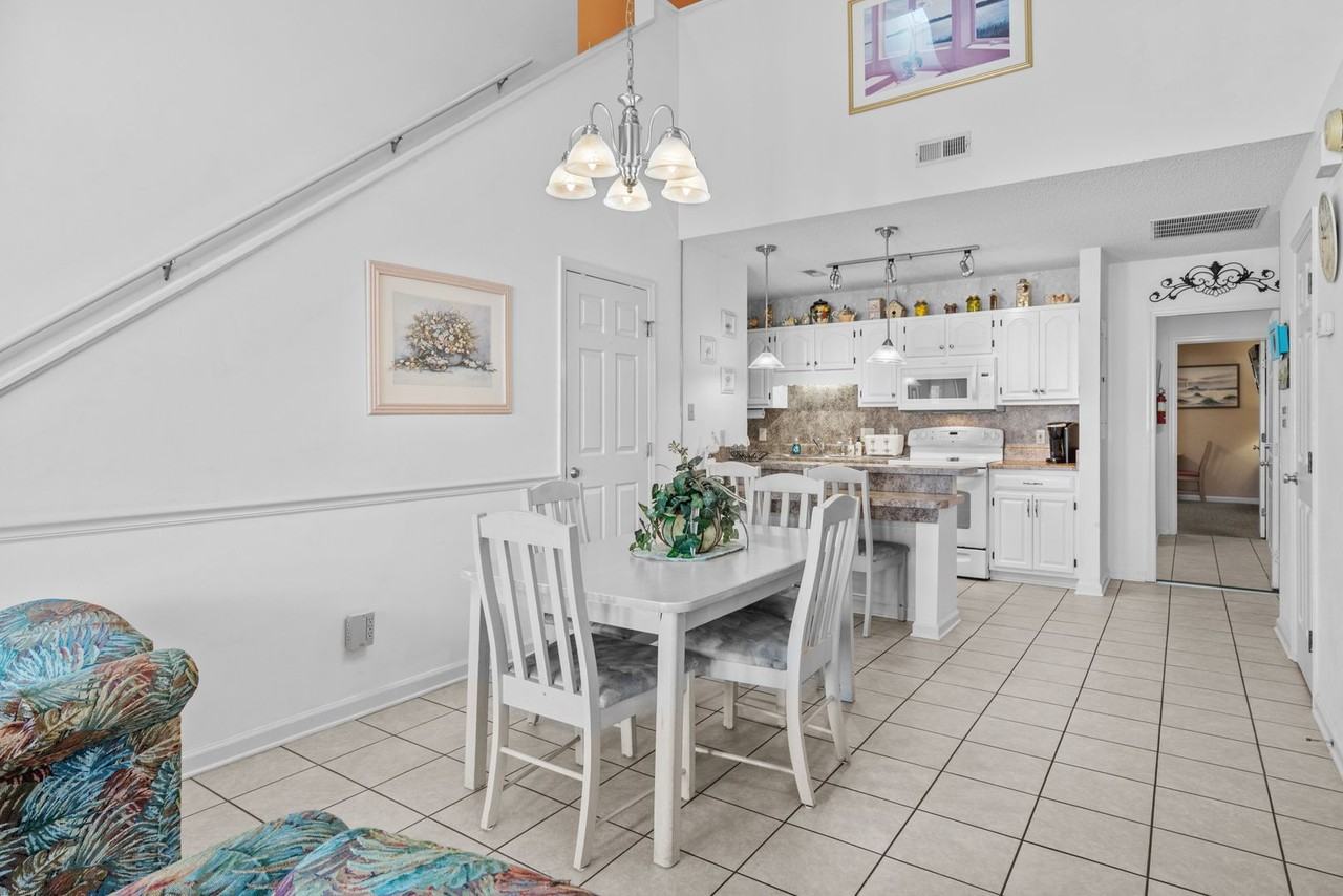 216 Double Eagle Dr - Photo 5 of 38