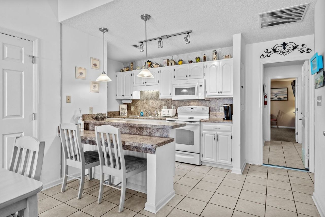 216 Double Eagle Dr - Photo 7 of 38