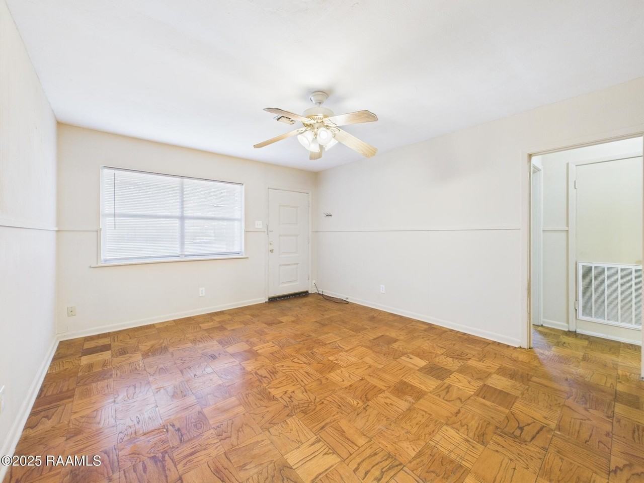 1618 West Saint Mary Boulevard #LEFT - Photo 6 of 18