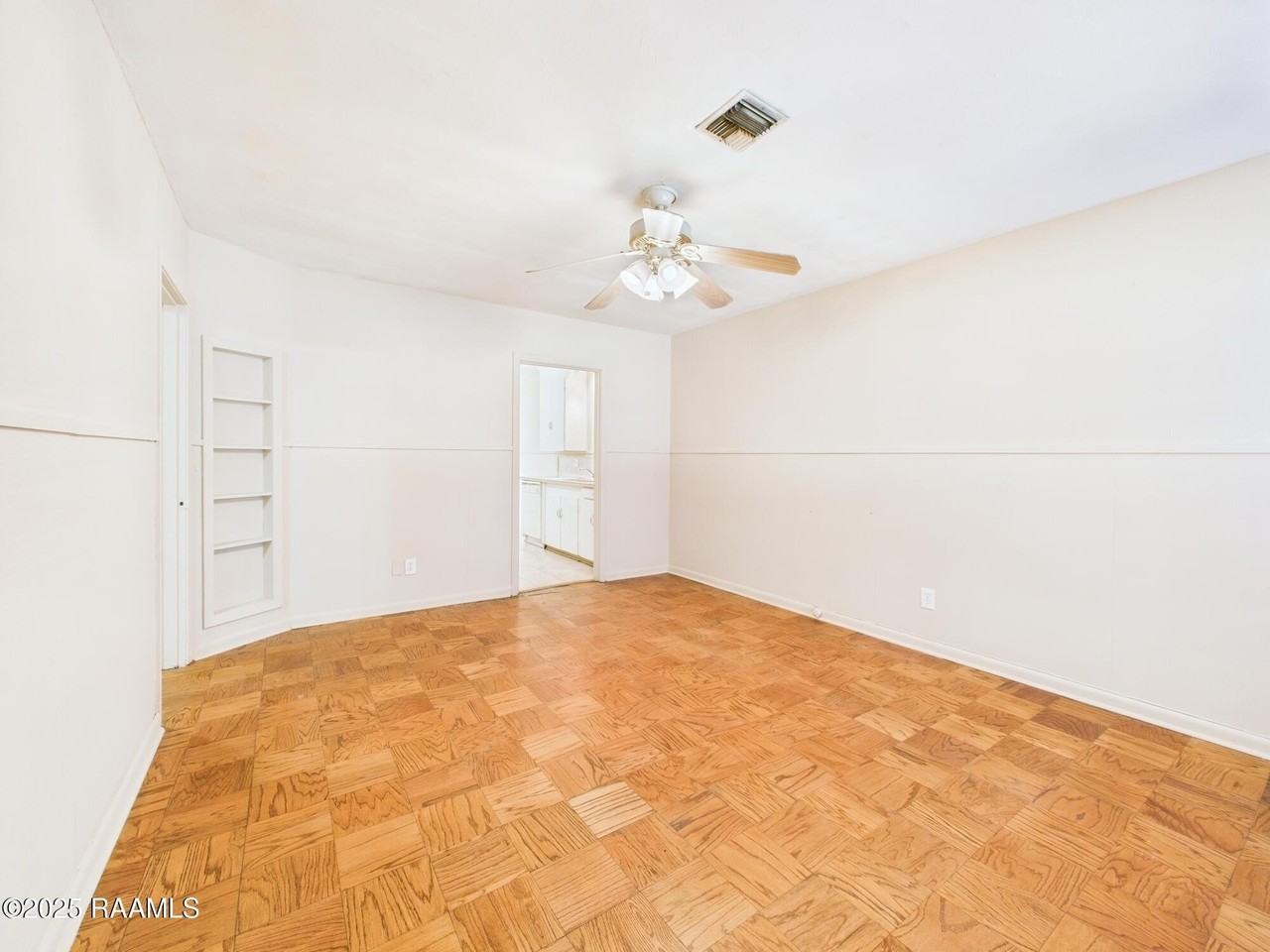 1618 West Saint Mary Boulevard #LEFT - Photo 7 of 18