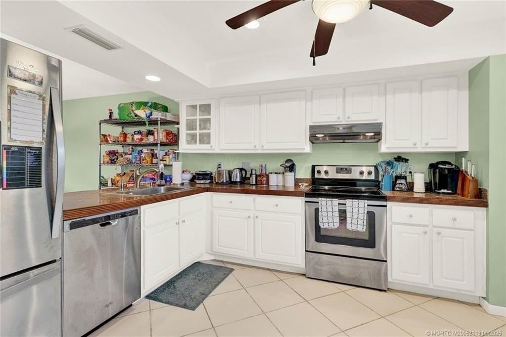 1811 Sw Palm City Rd Apt A302 #A302 - Photo 3 of 30