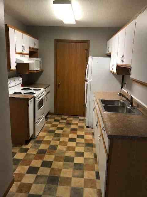 208 Soo Ave - Photo 2 of 9