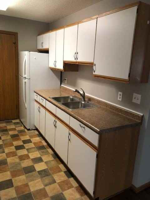 208 Soo Ave - Photo 3 of 9