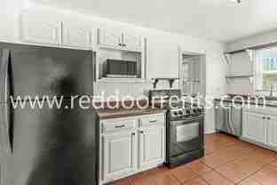 957 Woodhill Dr - Photo 1 of 1