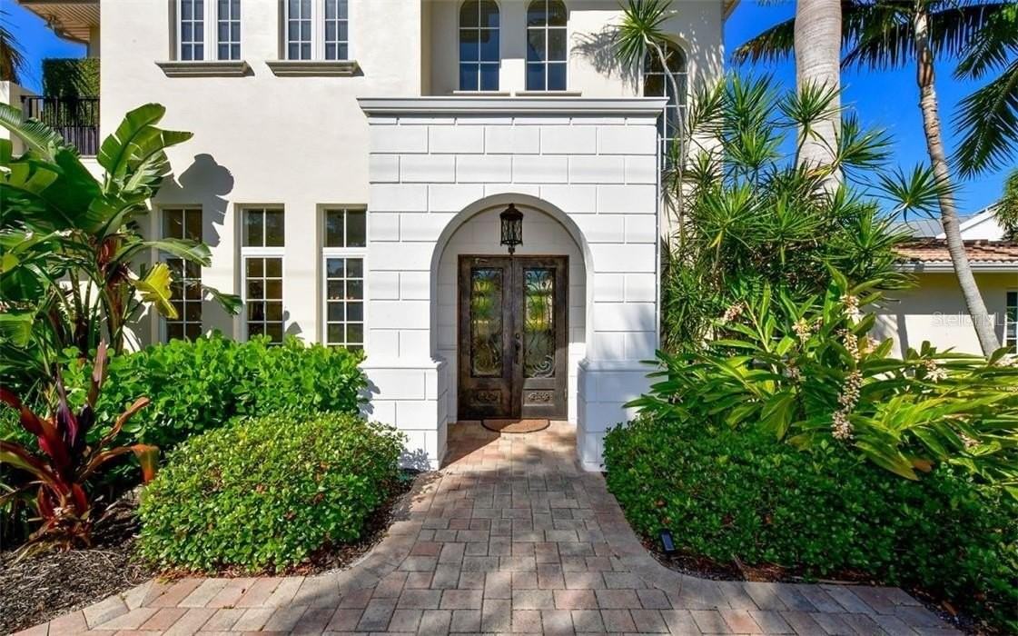 1179 Morningside Pl - Photo 5 of 50