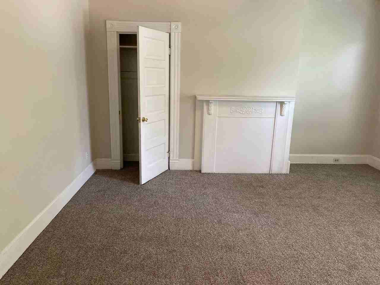416 E Maxwell St - Photo 7 of 12