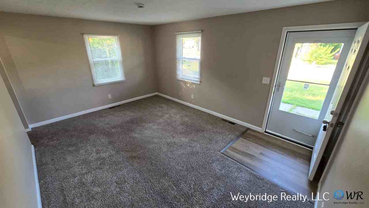 1909 Lotushill Dr - Photo 2 of 16