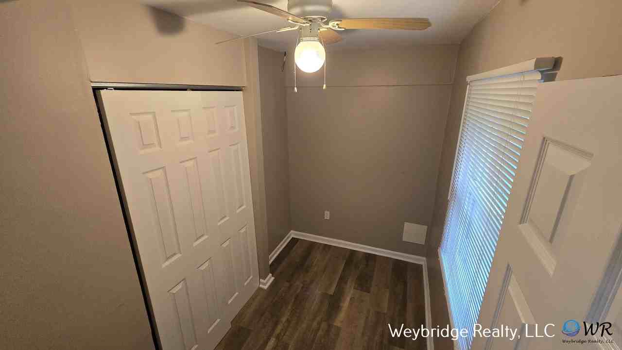 1909 Lotushill Dr - Photo 5 of 16