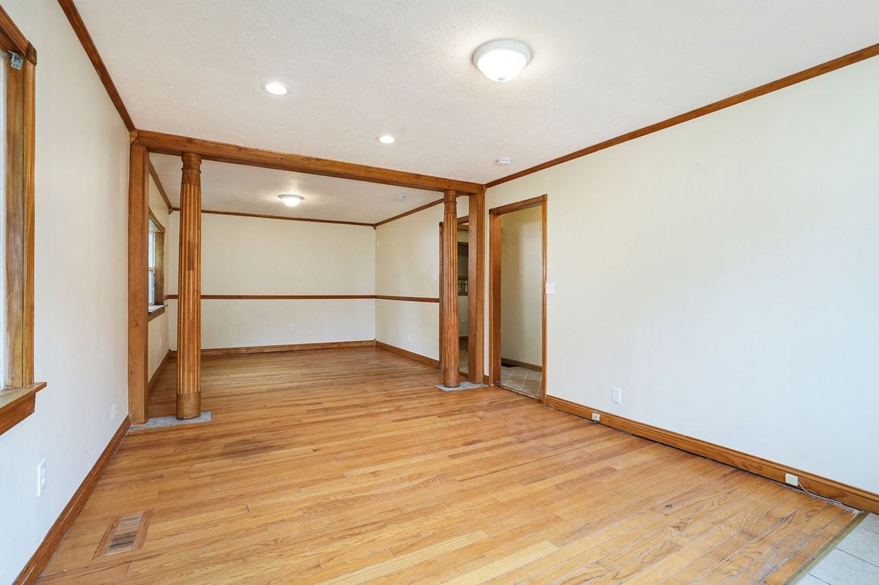 531 Delaware St Se - Photo 4 of 32