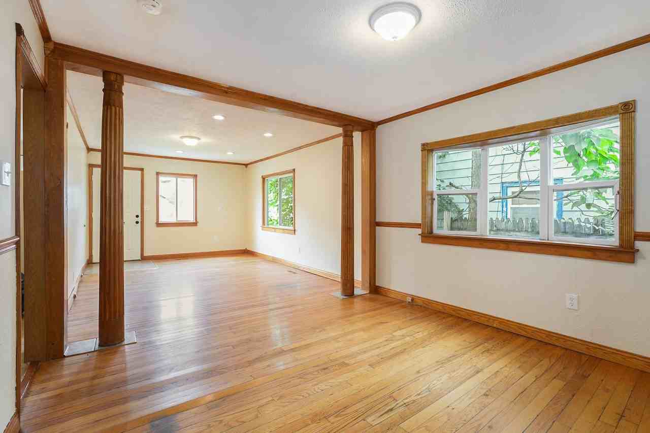 531 Delaware St Se - Photo 7 of 32