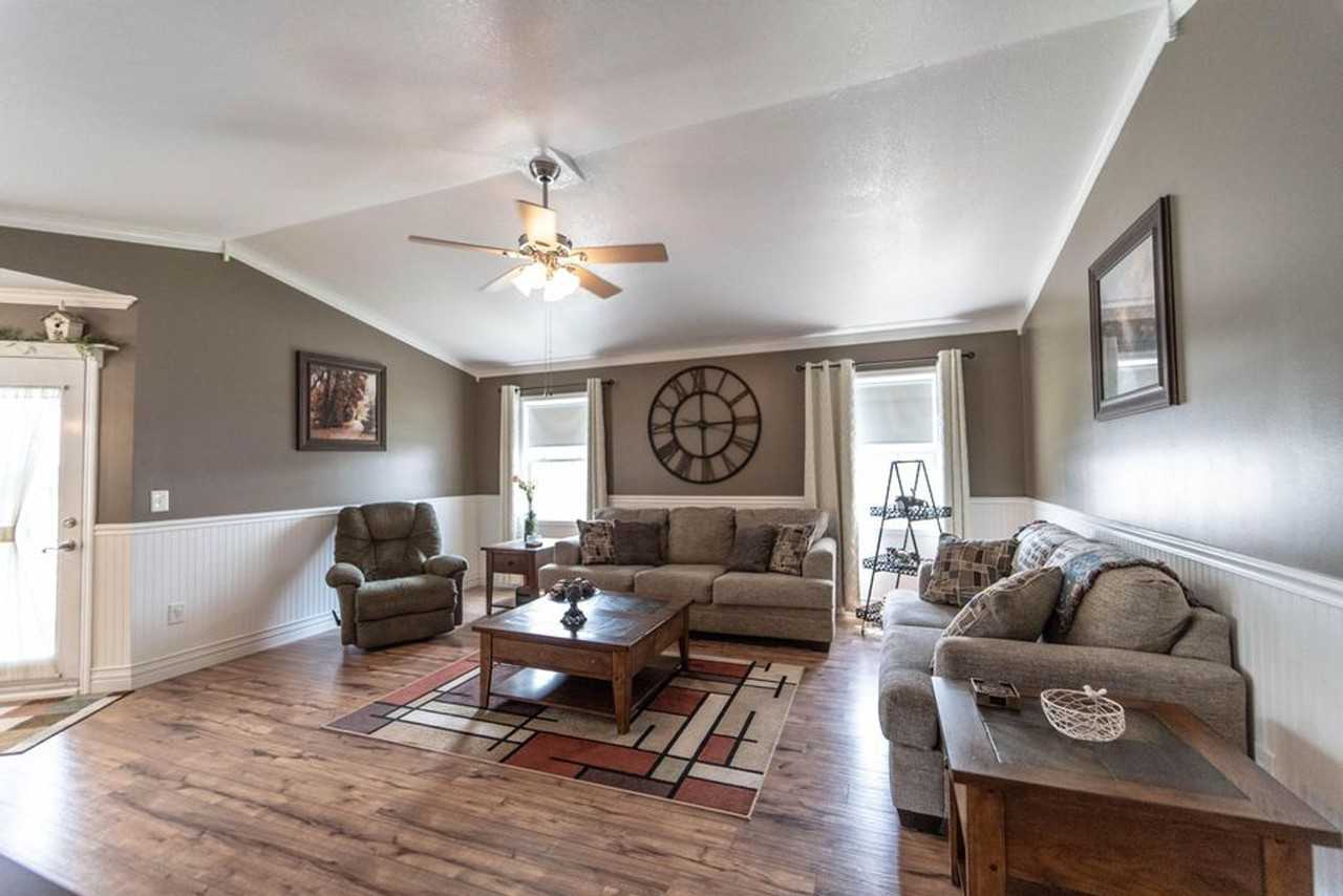 317 Southgate Dr - Photo 3 of 11
