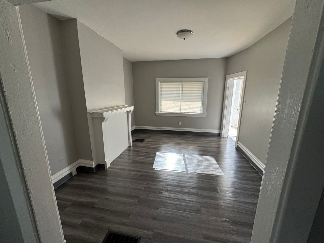 7317 Woodlawn Ave - Photo 3 of 22