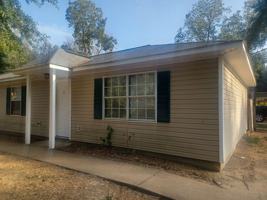 featured image of 1204 Jeannie St #A