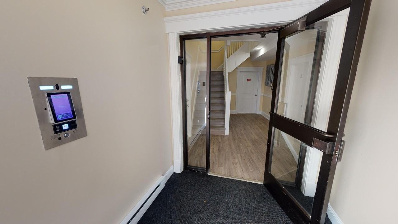 131 Sutherland Rd - Photo 4 of 6