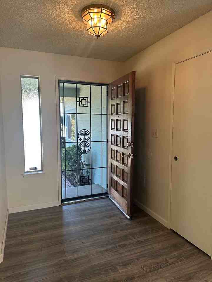 230 Catalina Way - Photo 2 of 20