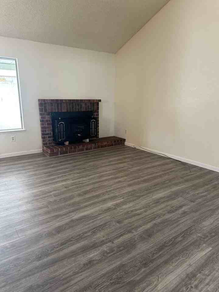 230 Catalina Way - Photo 6 of 20