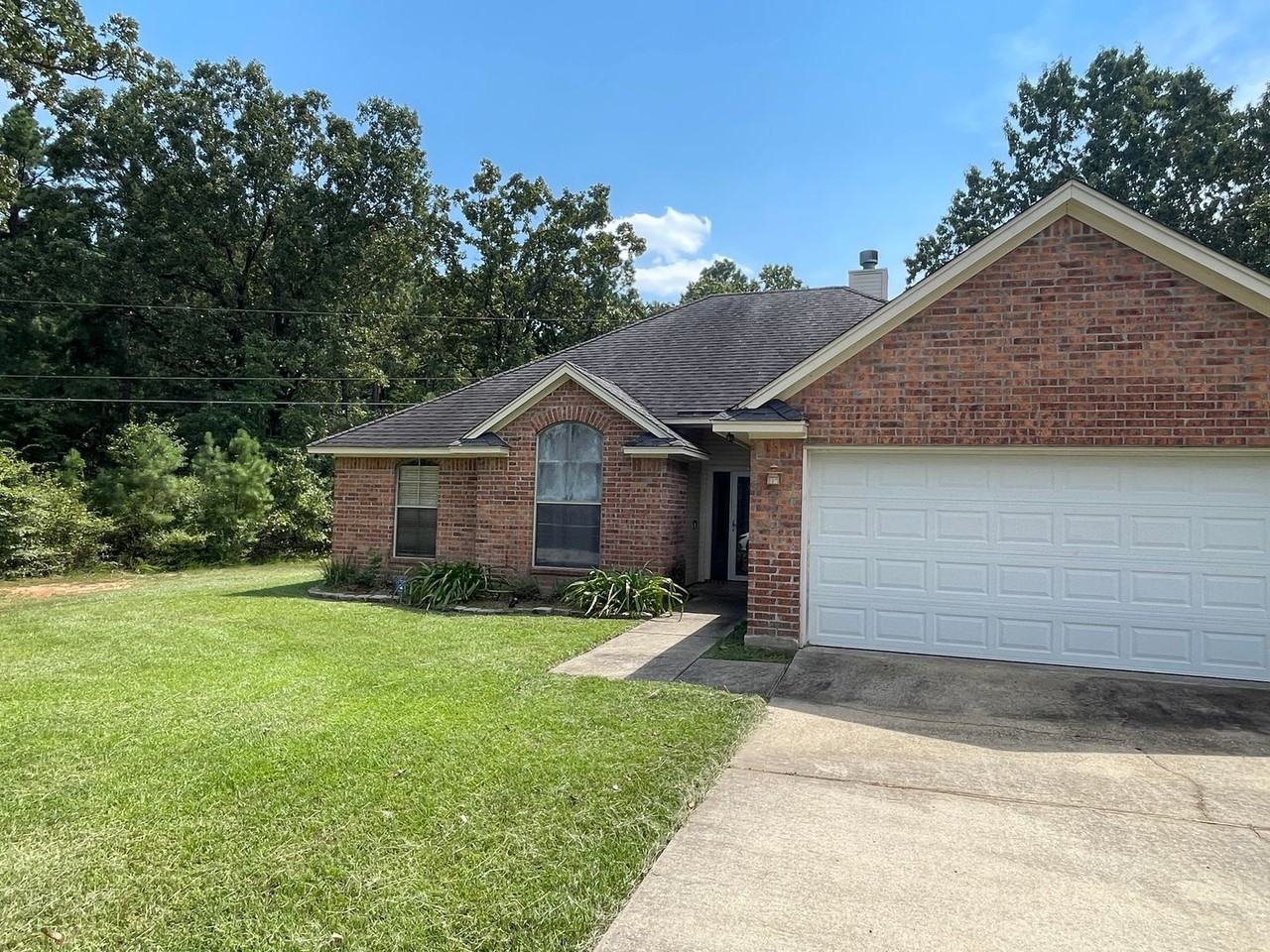 3650 Lakeside Dr - Photo 2 of 15