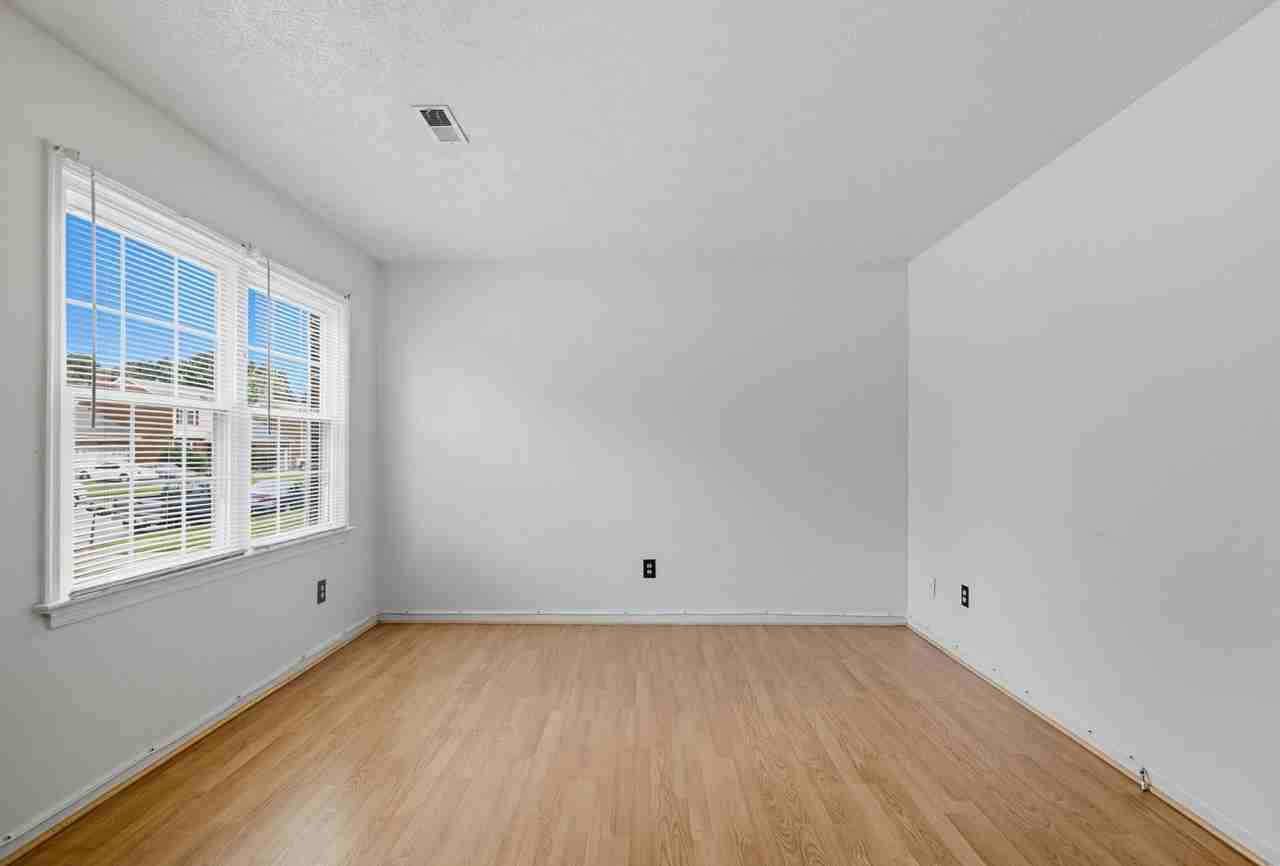 40 Westview Dr - Photo 3 of 23