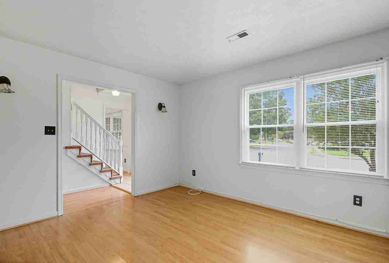 40 Westview Dr - Photo 4 of 23