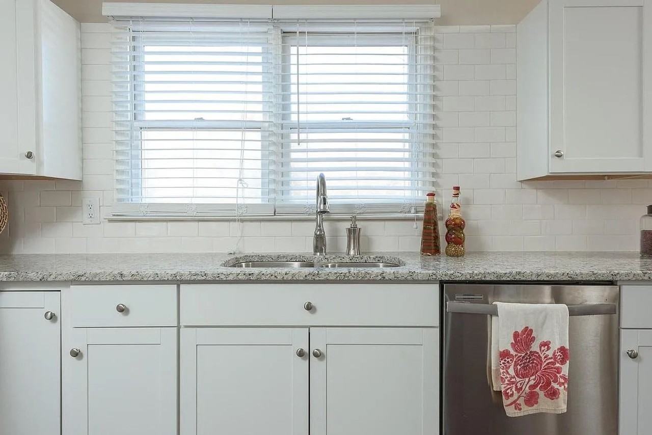 1710 Ashmore Ave - Photo 4 of 14