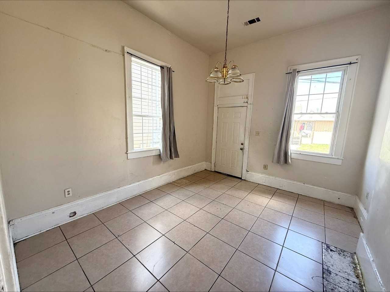 2812-2814 2812-2814 A&B Josephine - Photo 2 of 5