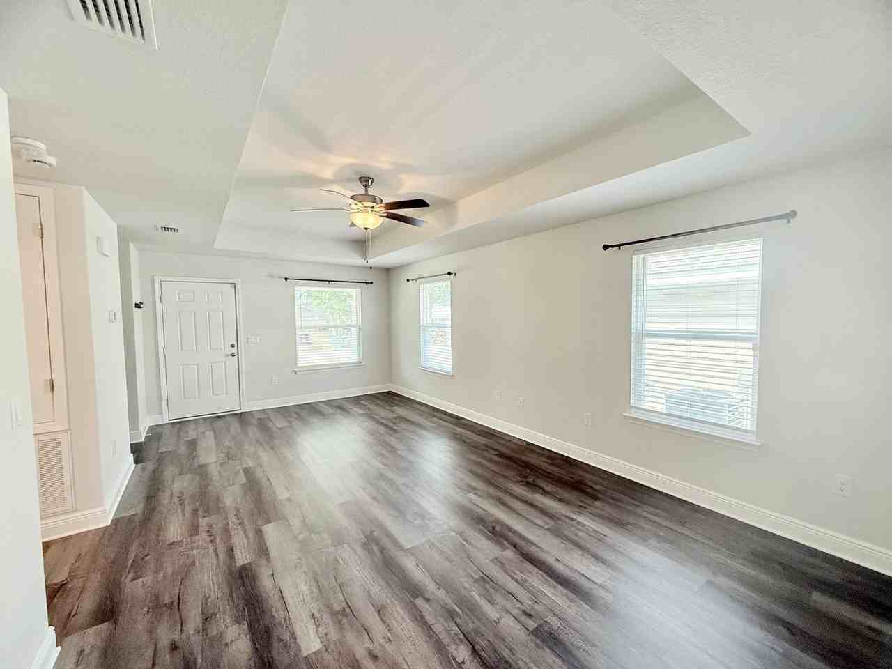 1329 Fairchild St - Photo 2 of 14