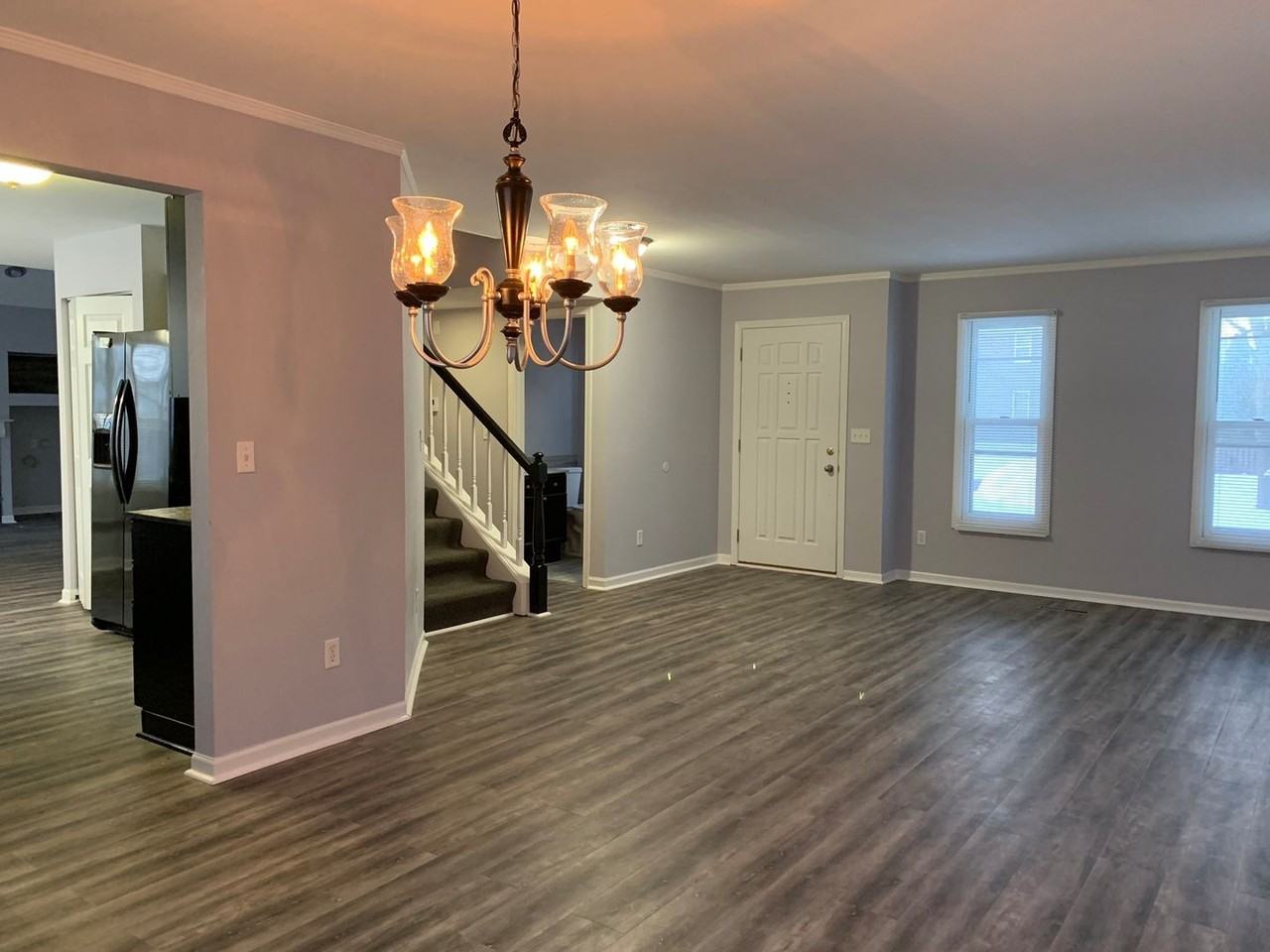 9217 73rd St - Photo 2 of 18