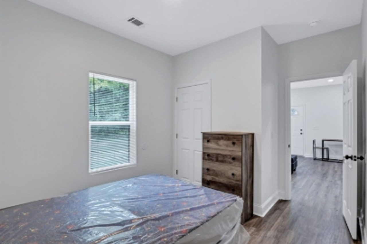700 Carmen Avenue - Photo 6 of 11