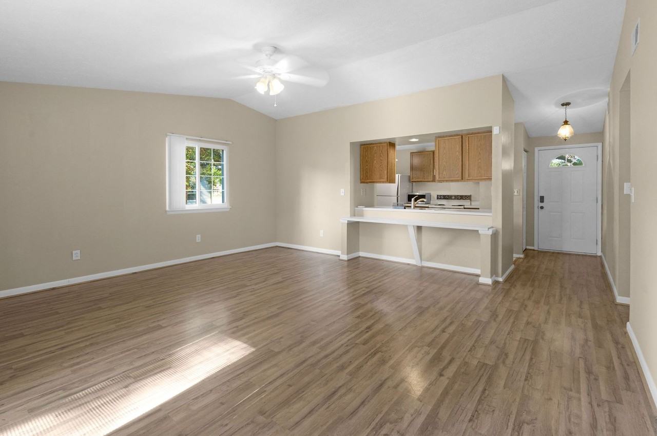 916 Fluvanna Rd - Photo 2 of 14