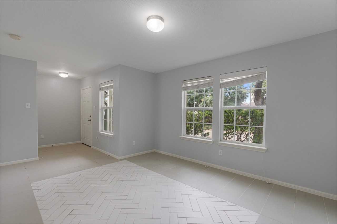 6324 Austinville Dr - Photo 7 of 28