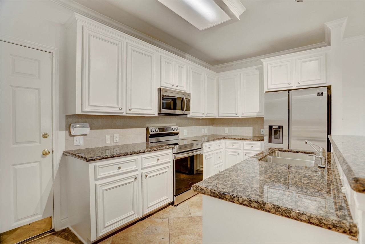 1401 Rosalie St - Photo 7 of 22