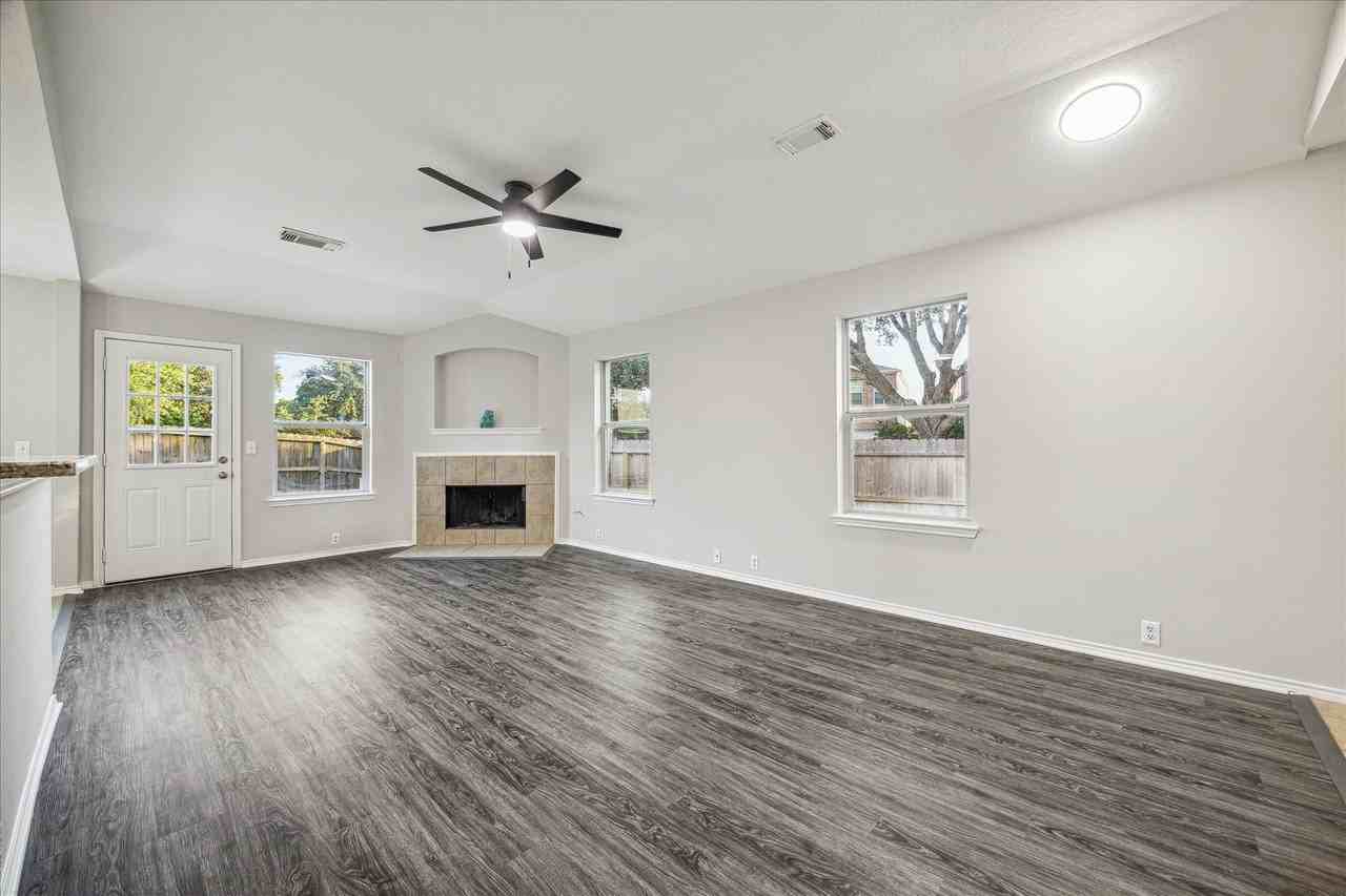 10410 Caribou Cv - Photo 6 of 43