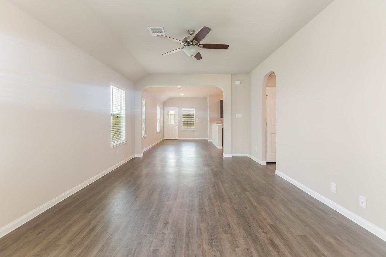 24910 Signorelli Way - Photo 5 of 22