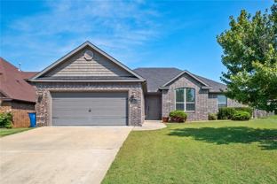 3104 Sw Waterleaf Ave - Photo 1 of 1