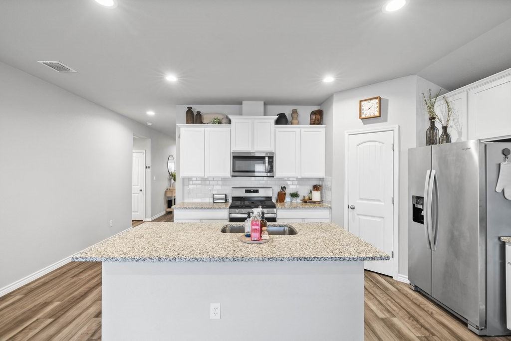 7322 Tristan Dr - Photo 4 of 20