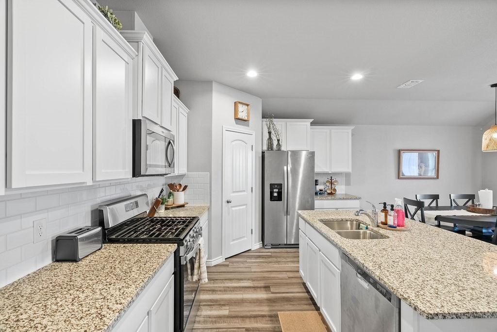 7322 Tristan Dr - Photo 5 of 20