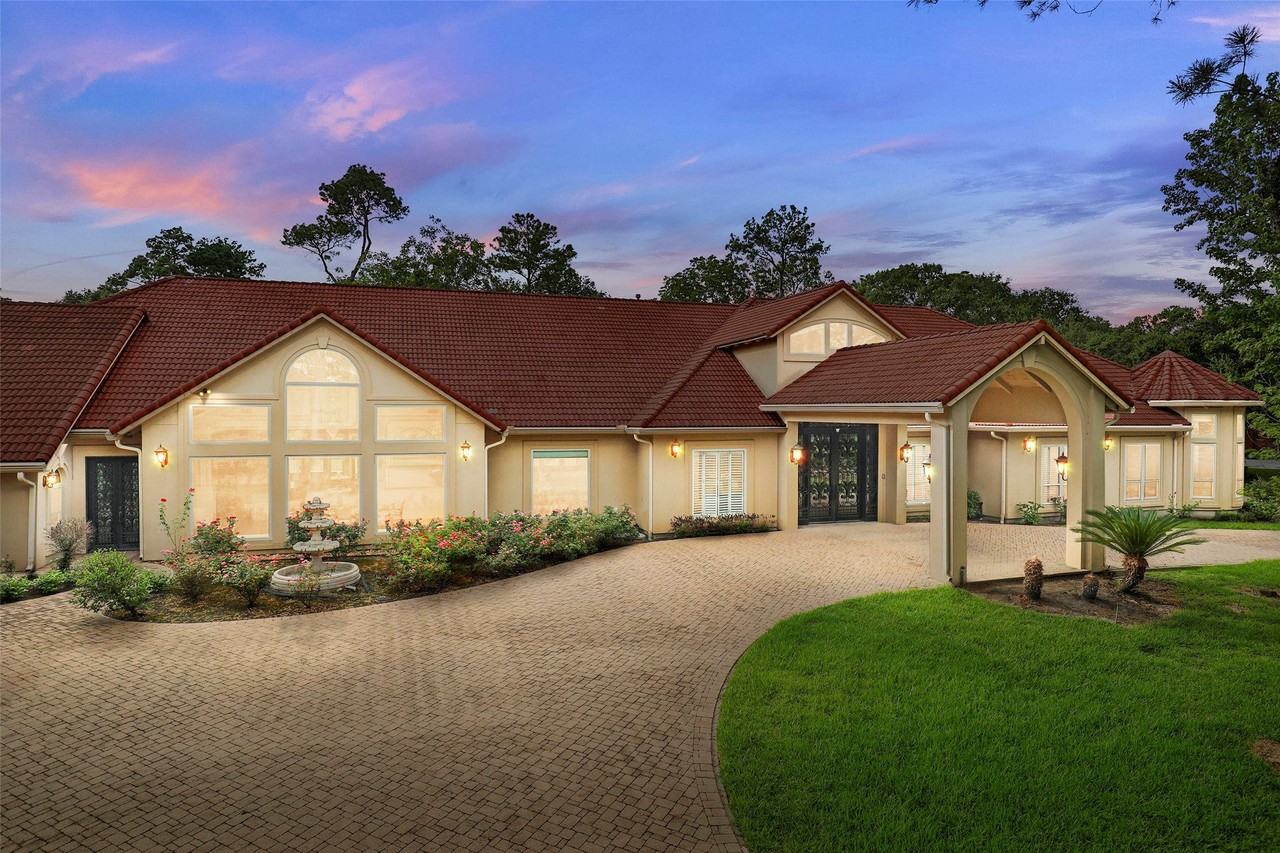 8902 Cypresswood Dr - Photo 3 of 49