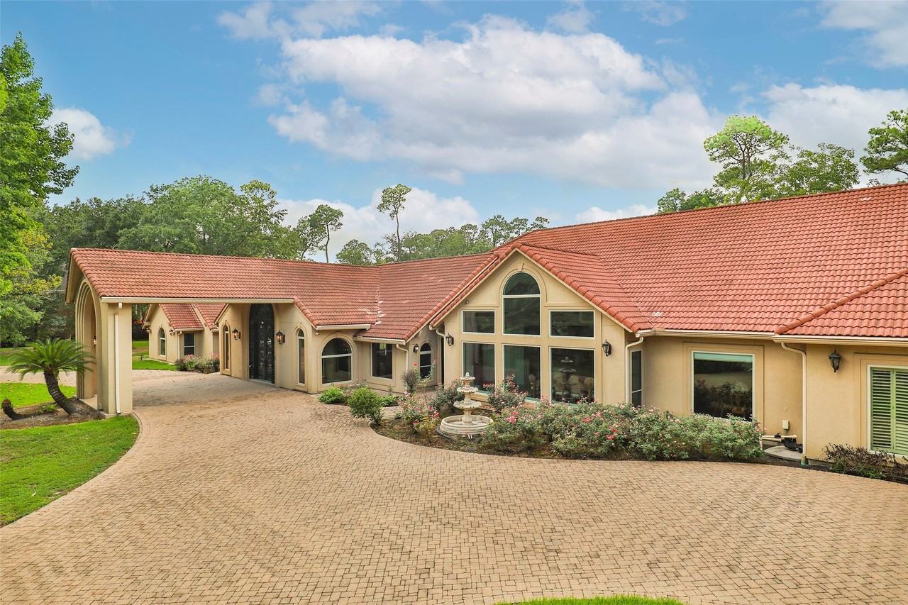 8902 Cypresswood Dr - Photo 5 of 49