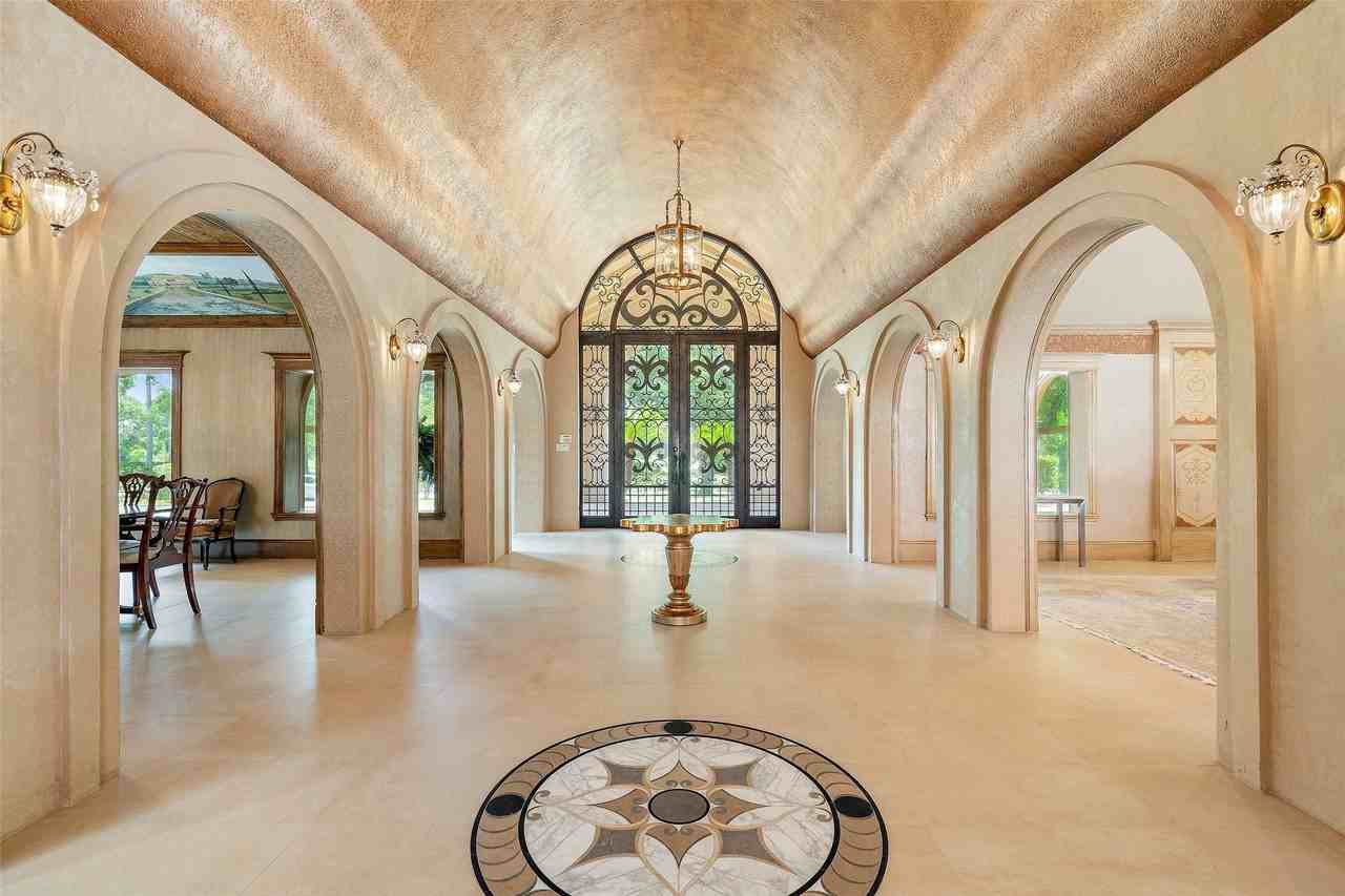 8902 Cypresswood Dr - Photo 7 of 49