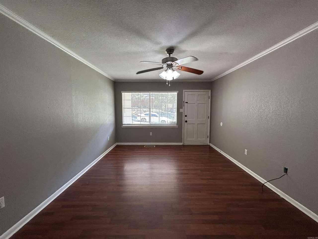 5519 Division St - Photo 4 of 32