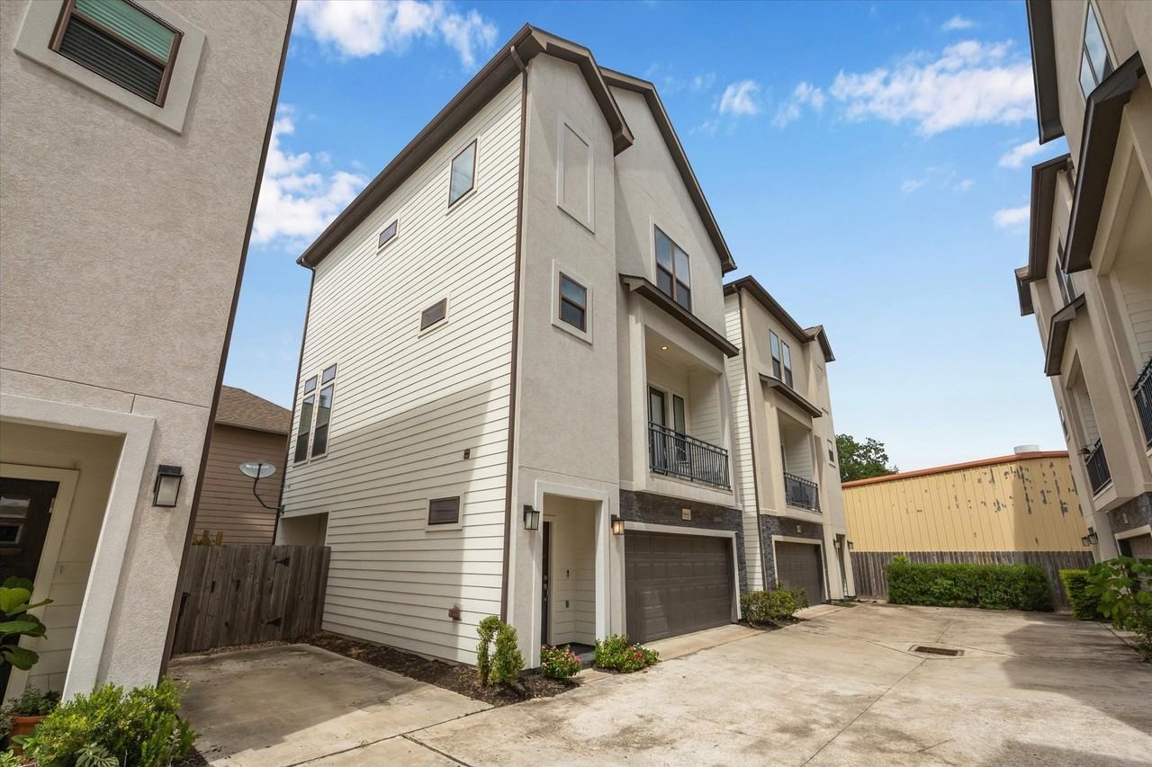 2504 Beall St - Photo 2 of 23